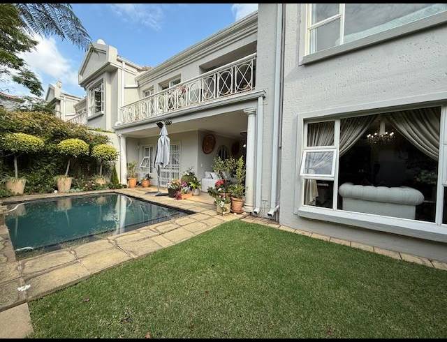 3 BEDROOM APARTMENT FOR SALE IN HYDE PARK